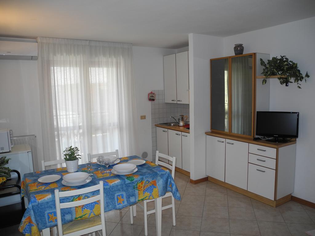 Villa Daniela Apartment Градо Экстерьер фото